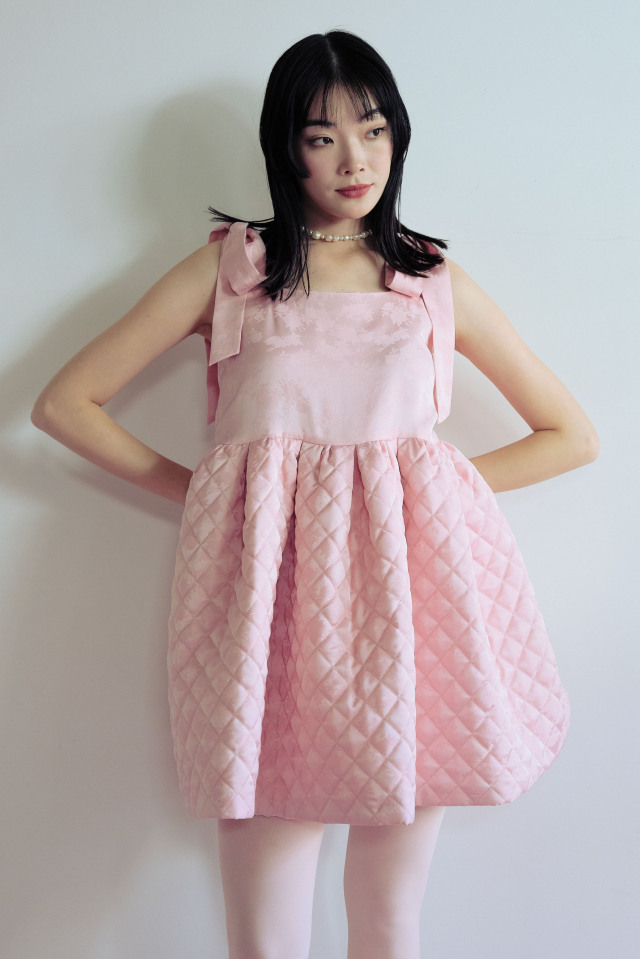 【HONEY MI HONEY】quilting rose satin tiered mini one-piece