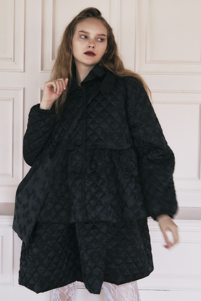 【HONEY MI HONEY】quilting rose satin peplum coat