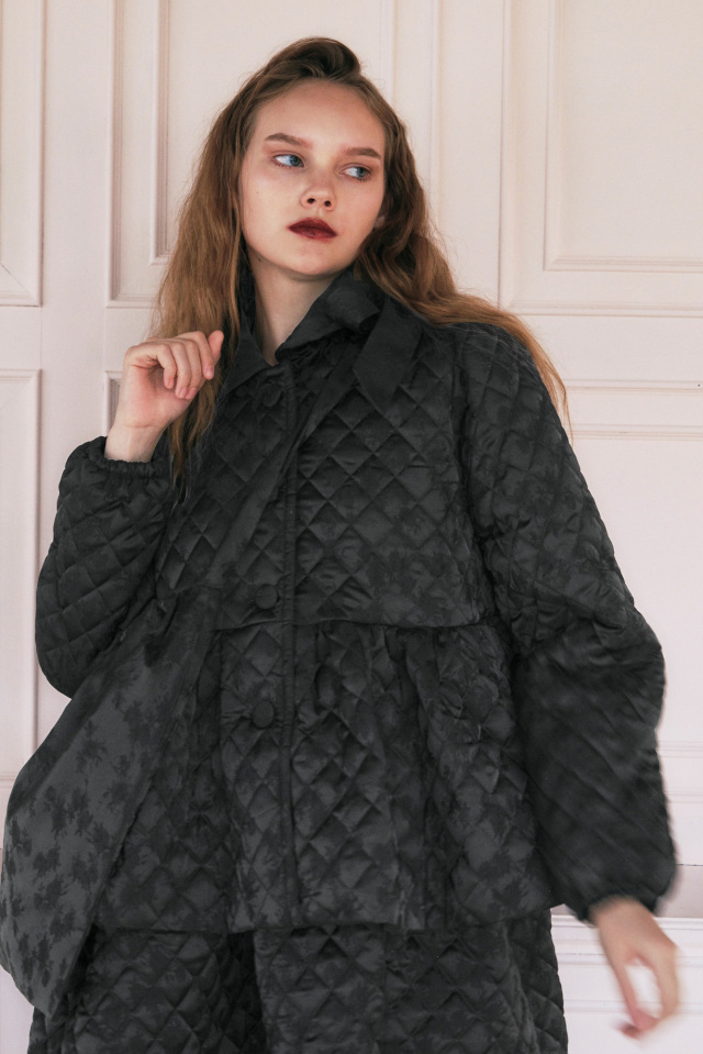 【HONEY MI HONEY】quilting rose satin peplum coat