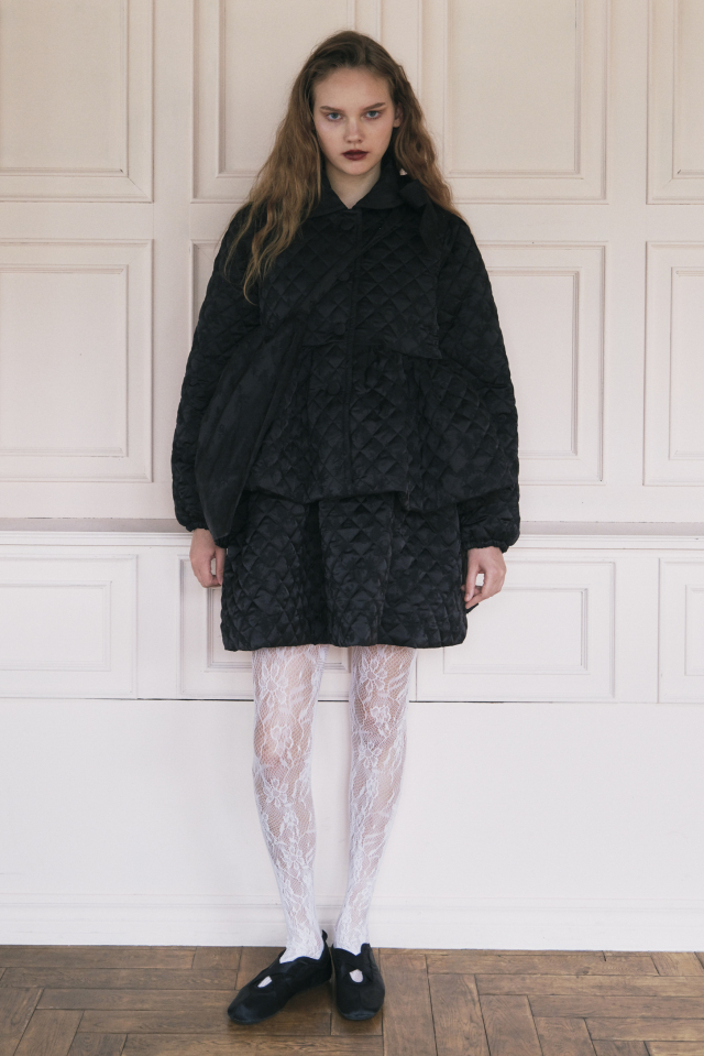 HONEY MI HONEY｜ローズサテンキルティングコート｜ペプラムデザイン