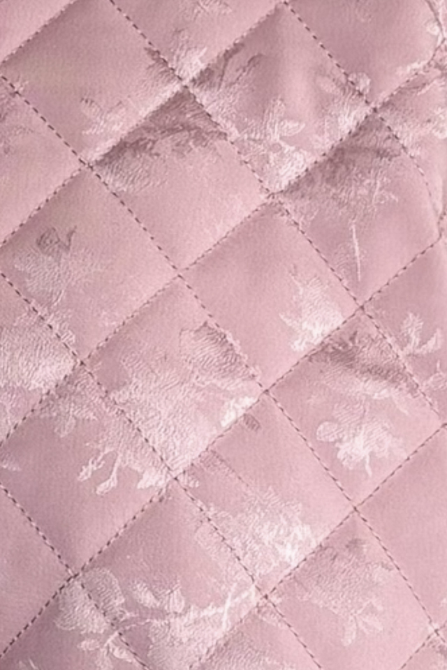 HONEY MI HONEY｜ローズサテンキルティングコート｜ペプラムデザイン