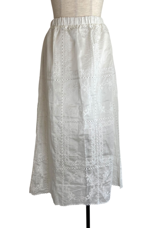 【ALORA THE WAY】embroidery lace long skirt