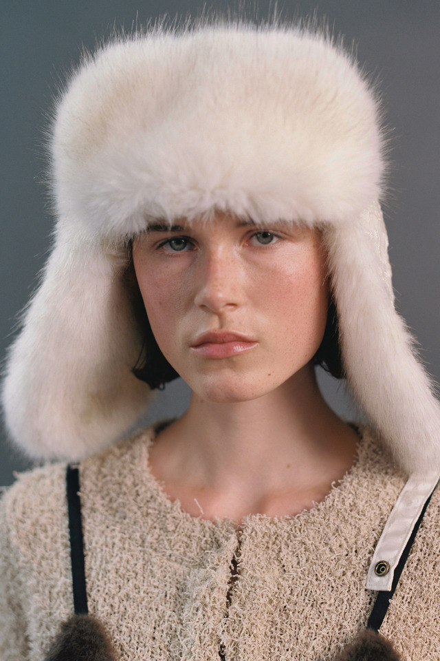 【AWESOME NEEDS】FUR TRAPPER HAT_GLOW