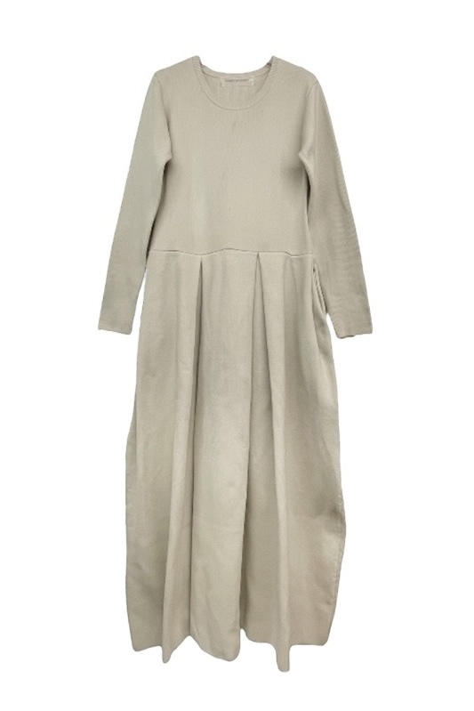 tuck A line knit one-piece