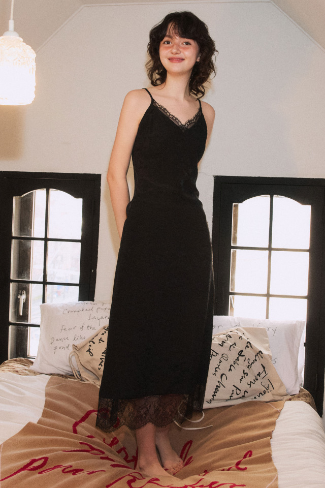 【GREEN BUTTER】Silky Jacquard Lace Dress