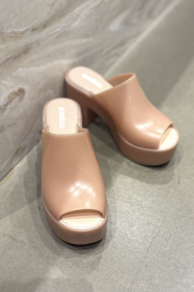 melissa(メリッサ)・Mule Hype llic ミュール サンダル Mule Hype in Black – Melissa Shoes