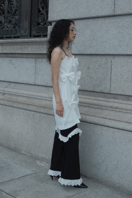 柔らかなリブ素材のフレアパンツ 2WAY仕様で脚長効果