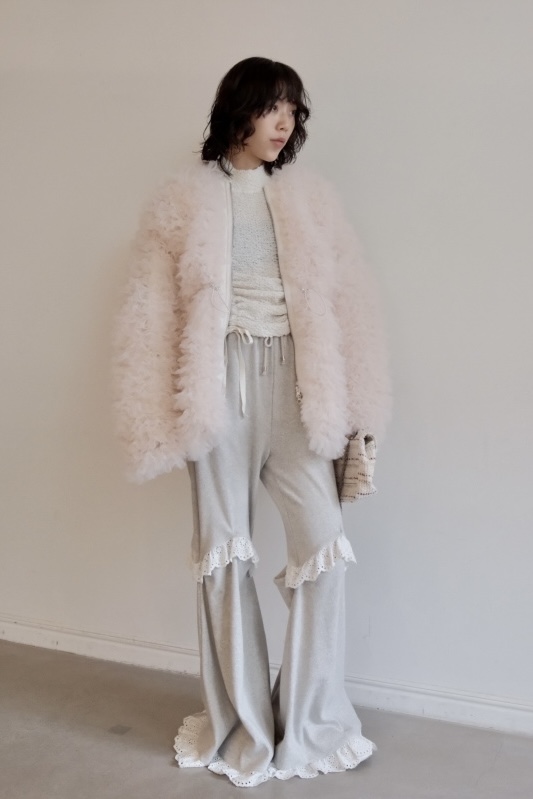 柔らかなリブ素材のフレアパンツ 2WAY仕様で脚長効果