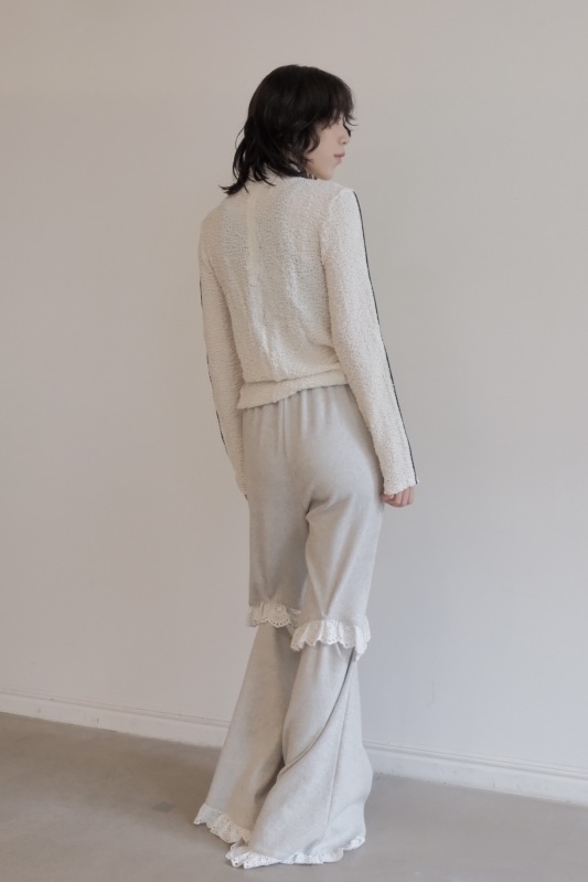 柔らかなリブ素材のフレアパンツ 2WAY仕様で脚長効果