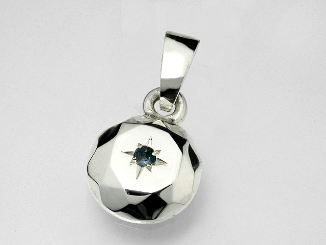 ブルートパーズ・ペンダント（12月）