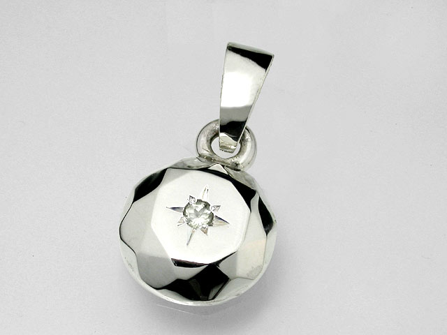 ダイヤモンド・ペンダント（4月）