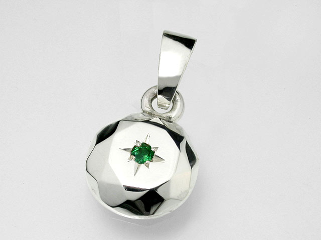 エメラルド・ペンダント（5月）