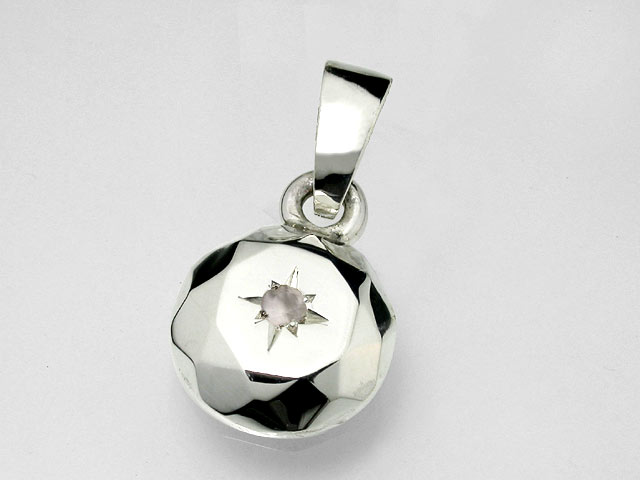 ムーンストーン・ペンダント（6月）