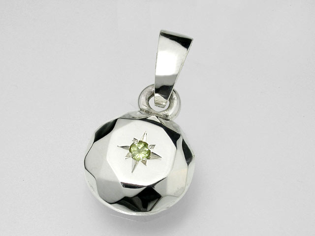 ペリドット・ペンダント（8月）