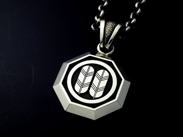 家紋ペンダント・八角