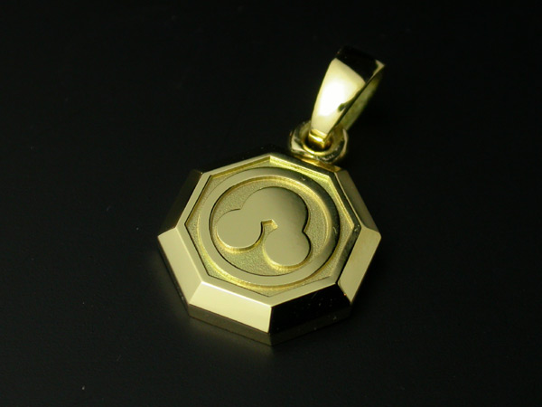 家紋ペンダント・八角・小・K18金ゴールド・梅コース
