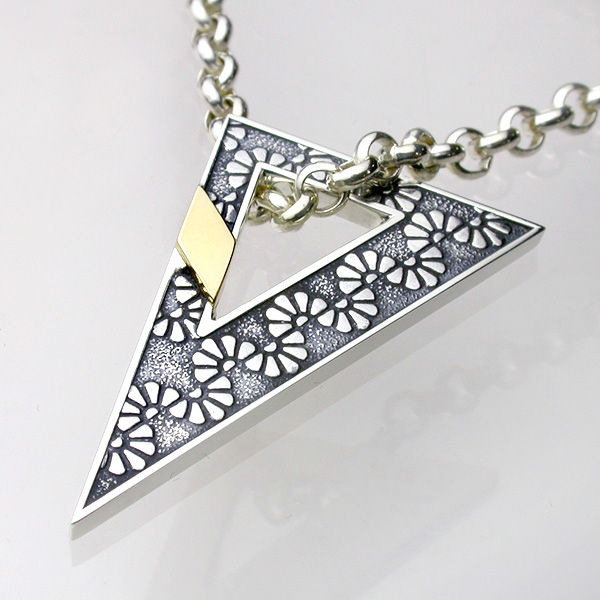 MONYOUペンダント・トライアングル・ゴールドプレート