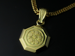 家紋ペンダント・八角・中・K18金ゴールド・梅コース