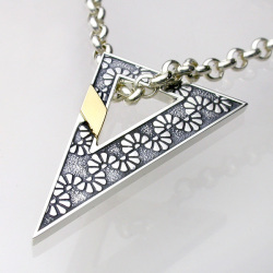 MONYOUペンダント・トライアングル・ゴールドプレート