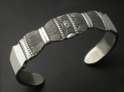 ヴァジュラバングル・鬼面