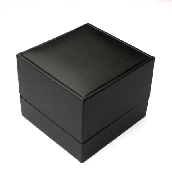 ファーストクラスの専用BOX【高級リングケース】