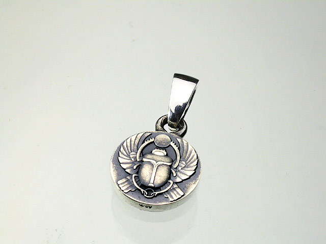 スカラベ・ペンダント