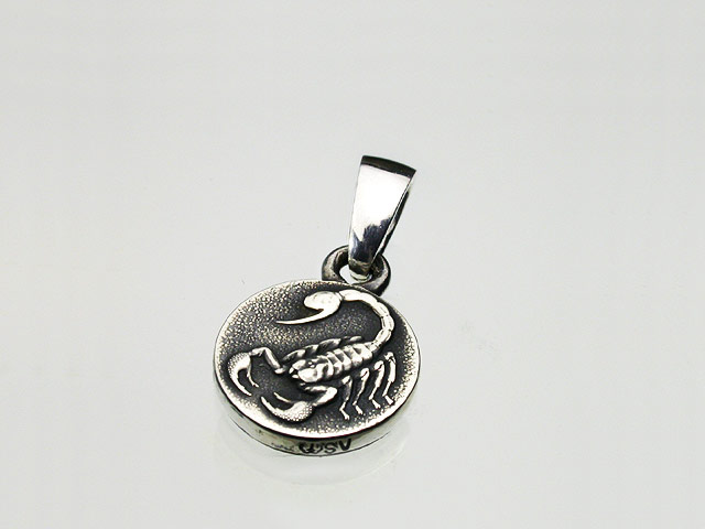 スコーピオン・ペンダント