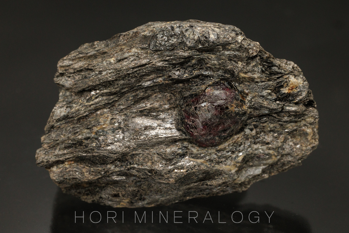 鉄ばんざくろ石