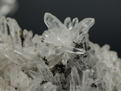 水晶・日本式双晶