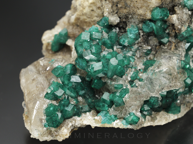 青緑色の鉱石結晶 3396g 青緑色の鉱石結晶 3396g 青緑色の鉱石結晶 3396g 青緑色の鉱石結晶