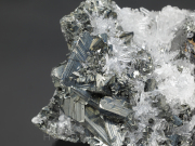 亜鉛砒四面銅鉱