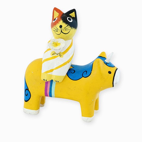 仲良し三毛猫さんを乗せた黄色ユニコーン