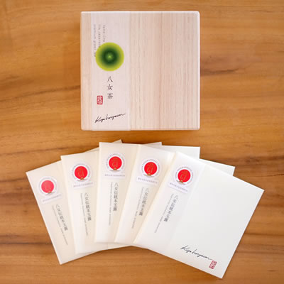 GI　登録商品　八女伝統本玉露８ｇ×５袋（桐箱入）