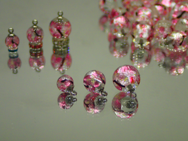 片穴丸玉（ステンレスヒートン付き） 透明・さくら 10mm玉 最安値 1個 205円～ 夜光ホタルガラス【ネコポス便可】