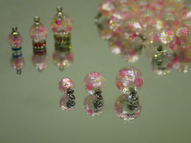 片穴丸玉（ステンレスヒートン付き） 透明・ピンク 10mm玉 最安値 1個 205円～ 夜光ホタルガラス【ネコポス便可】