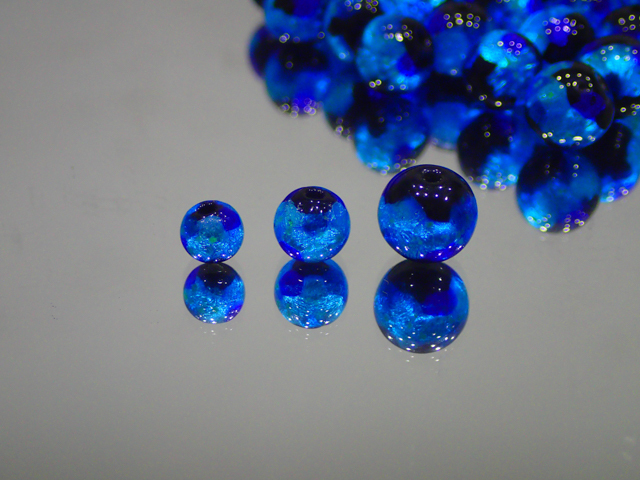 片穴丸玉 黒・ブルー 6mm玉 最安値 1個 155円～ 夜光ホタルガラス【ネコポス便可】