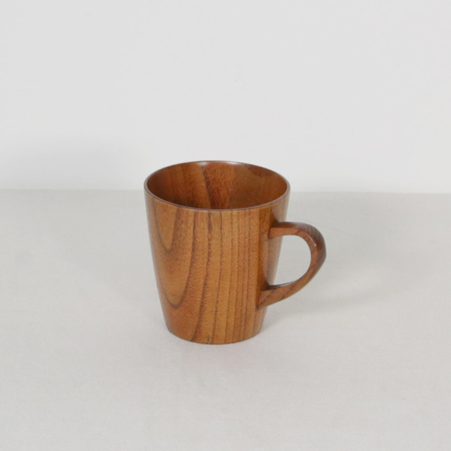 木のコップ ＜手付き・ブラウン＞ 国産オリジナルデザインの客室備品