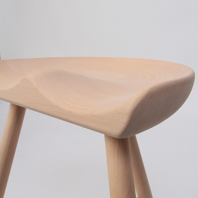 WERNER SHOEMAKER STOOL No.49 国産オリジナルデザインの客室