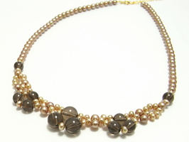 スモーキークォーツ＆淡水真珠デザインネックレス