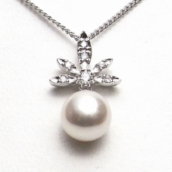 アコヤ真珠ペンダント（8ミリ）