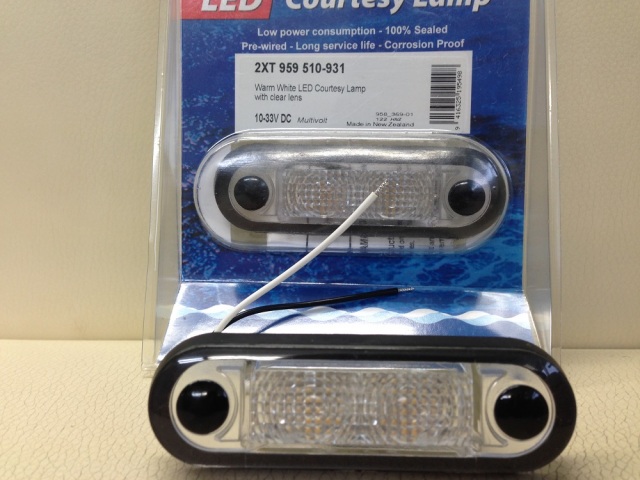 【個数限定大特価】HELLA　LED Step Lamp マルチボルテージ　4個セット