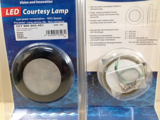 【個数限定大特価】HELLA　CyanLED　24v　ブラックプラスチックリム　4個Set