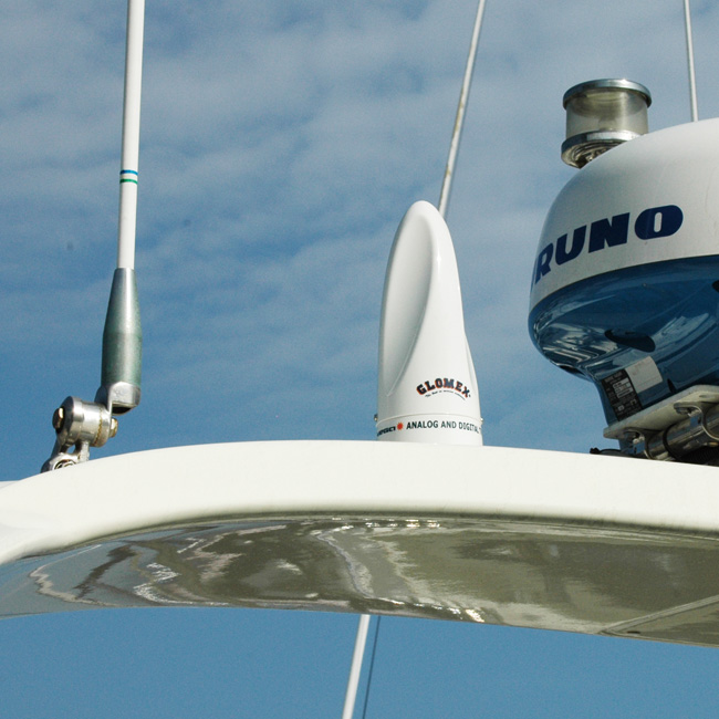 【鳥が乗っても壊れにくい！】　GLOMEX TV アンテナ