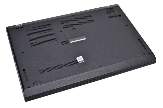 ノートパソコン Lenovo ThinkPad L590 Core i5 8265U 新品