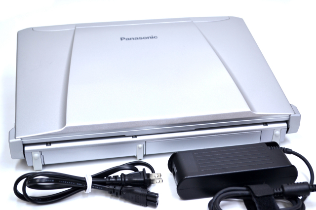 ハンドル付 14.1型 モバイルノートパソコン Panasonic レッツノート CF 