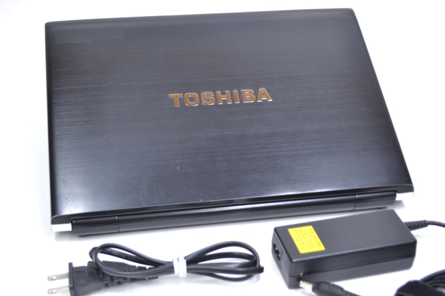 Windows7 64bit 薄型・軽量モバイルノートパソコン 東芝 dynabook R730 