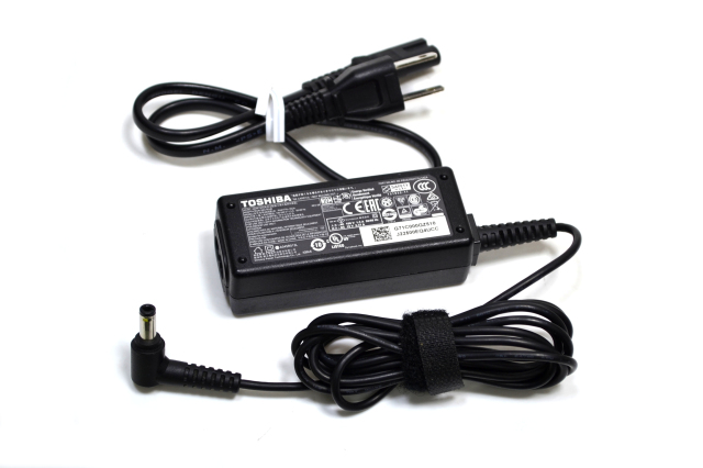 Toshiba ノートパソコン ブラック B65R ACアダプター、マウス付き