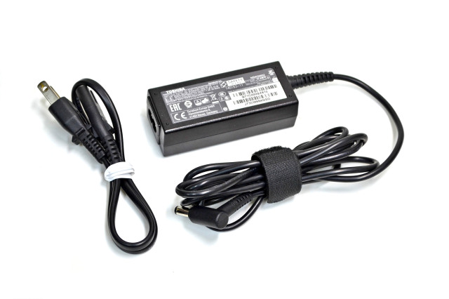 15.6型 ノートパソコン dynabook B65/DP Core i3 8130U SSD128G メモリ