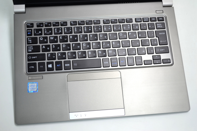 フルHD 13.3型 東芝 dynabook R63/M Core i5 8250U M.2SSD256G メモリ 
