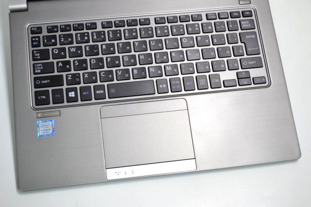 フルHD 東芝 dynabook R63/H Core i5 8250U M.2SSD256G メモリ8GB Web 